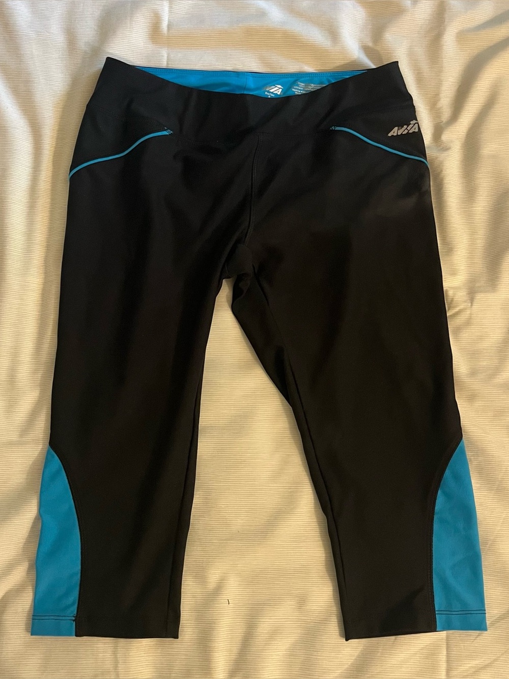 Avia Black with Teal Accent Cropped Athletic Leggings Size Small